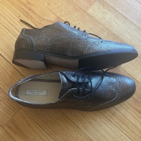 New COLE HAAN Grand Os Metallic Golden Leather Oxfords Flats Size 7.5 - Picture 5 of 6